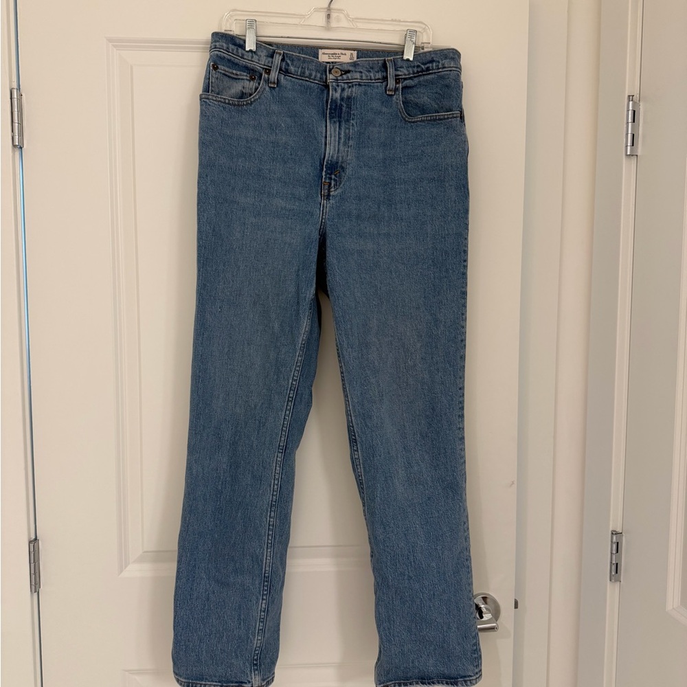 Abercrombie & Fitch Ultra High Rise 90s Straight Jean - Picture 3 of 5